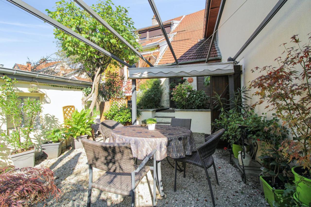 Maison Confortable Ornans + Jardin Exteriör bild