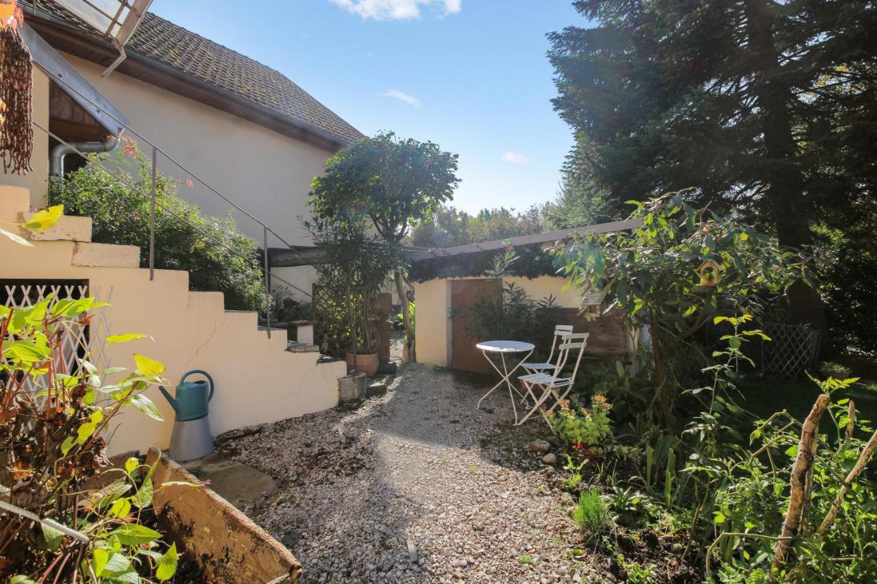 Maison Confortable Ornans + Jardin Exteriör bild
