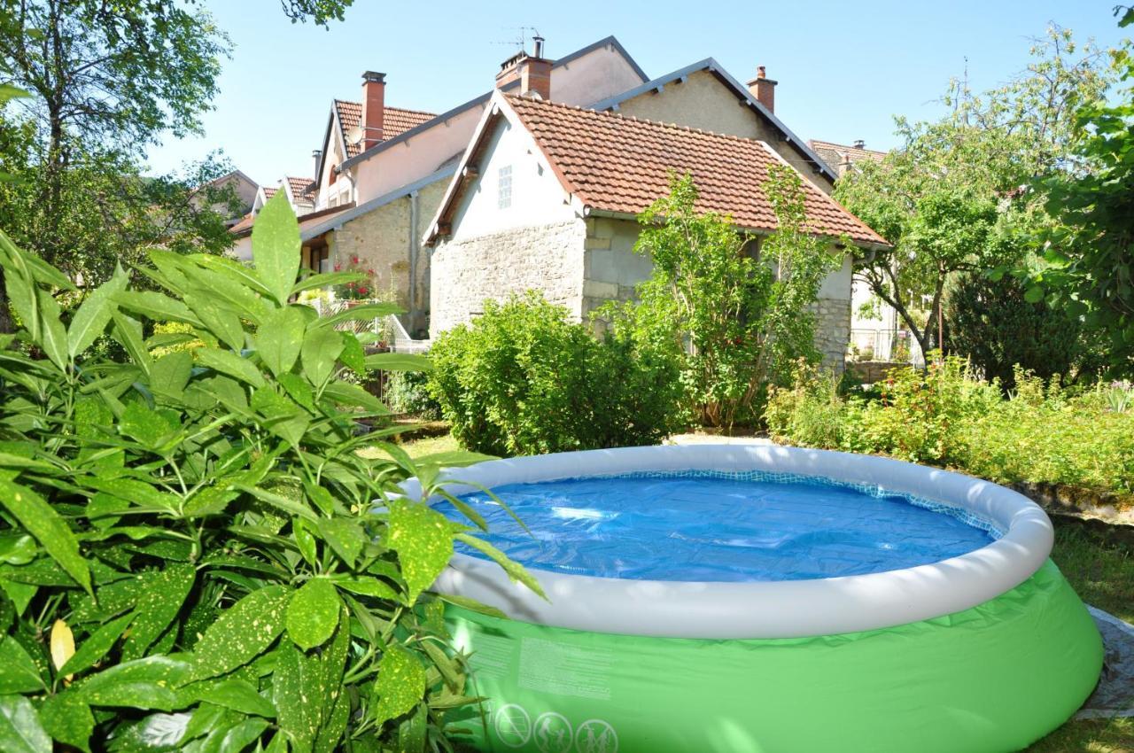 Maison Confortable Ornans + Jardin Exteriör bild